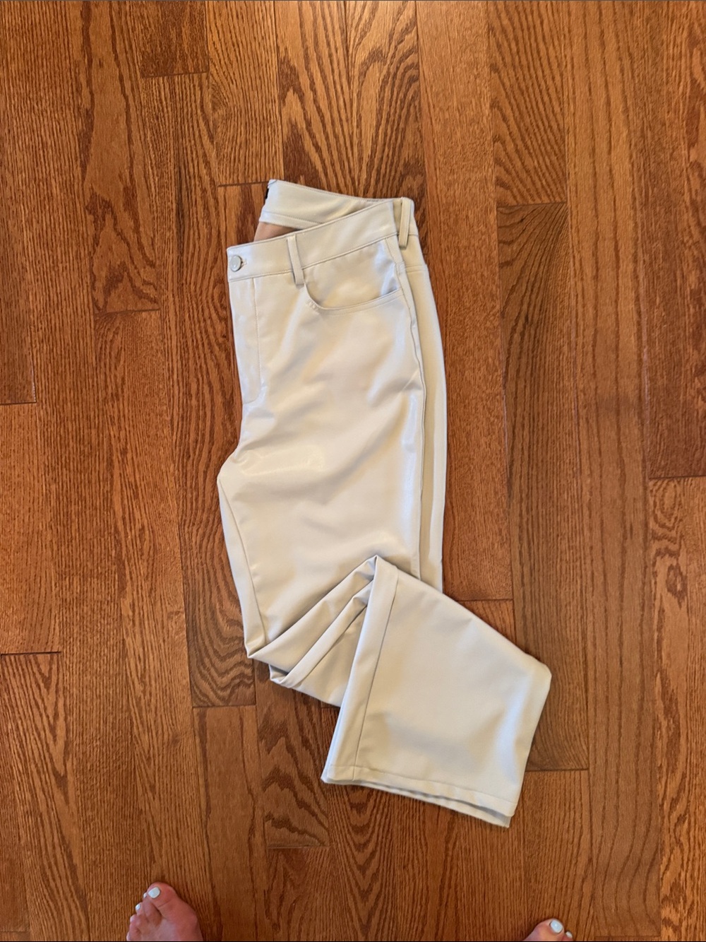 Women’s Cream Straight-Leg Jeans